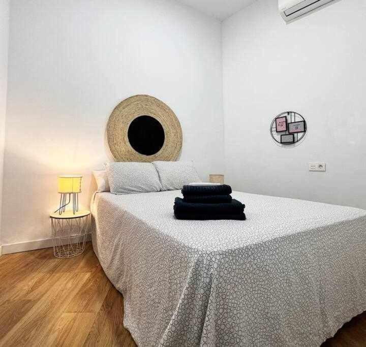 Apartamento Aym Places Buen Viaje Parking Incluido Sevilla Exterior foto